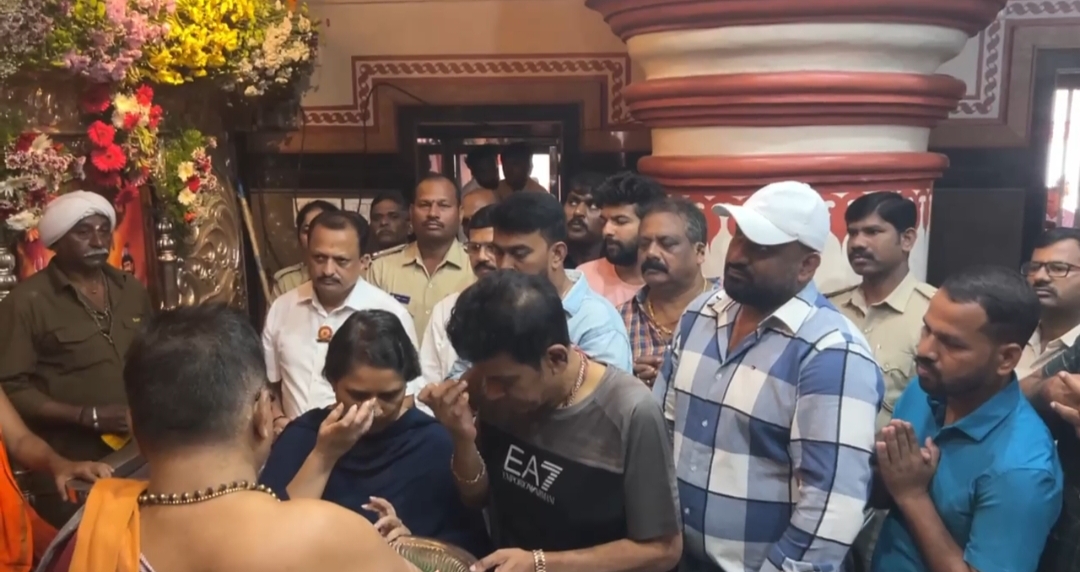 Shivarajkumar Visits Shri Marikamba Temple – Hat-Trick Hero Offers Special Pooja