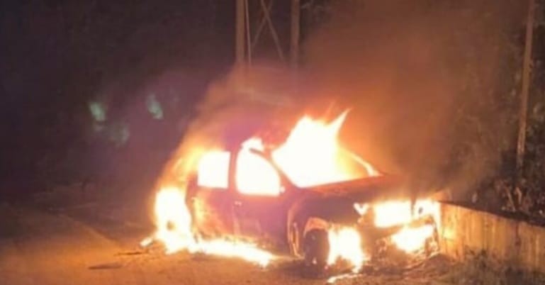 Yellapur: Car Rams into Compound Wall, Catches Fire-  Occupants Escape Unhurt