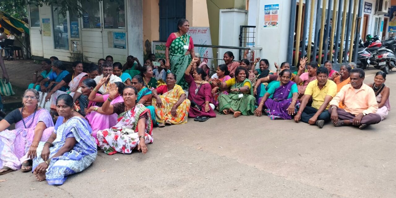 Street vendors protest against Karwar City Council’s action