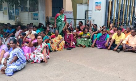 Street vendors protest against Karwar City Council’s action