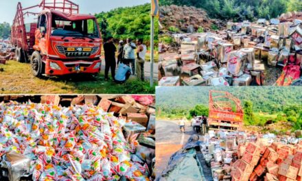 Edible Oil Transporting Lorry Overturns! Oil Spills on National Highway